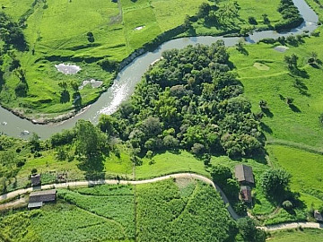 S�TIO DE 10 HECTARES MATRICULADO LAGO E NASCENTES | ARMAZEM