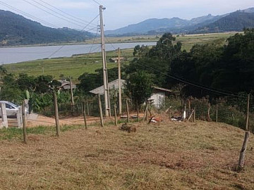 TERRENO COM VISTA PARA A LAGOA