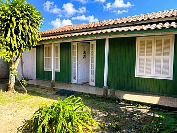 CASA T�RREA COM AMPLO TERRENO 372 M NO MIRIM | IMBITUBA/SC