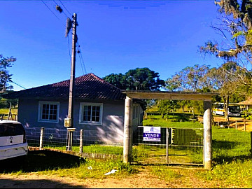 CASA COM 3 DORMIT�RIOS EM RIBEIR�O DO CANGUERI - IMARU�/SC