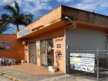 SALA COMERCIAL + CASA + GALP�O