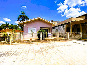 CASA 3 DORMIT�RIOS COM ED�CULA NO CAMPESTRE | IMBITUBA-SC